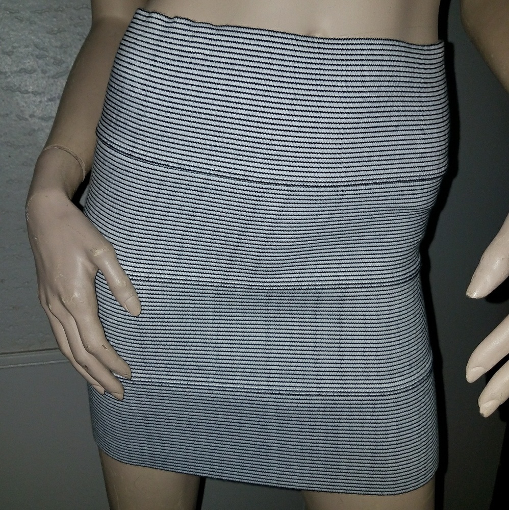 NWOT - Black & White striped Mini skirt